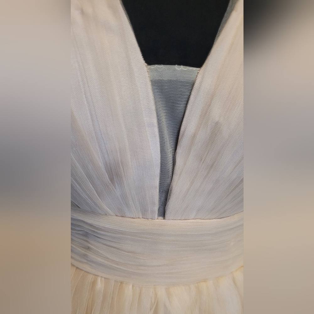 Elegant Cream Layered Tulle Evening Gown - Picture 8 of 16